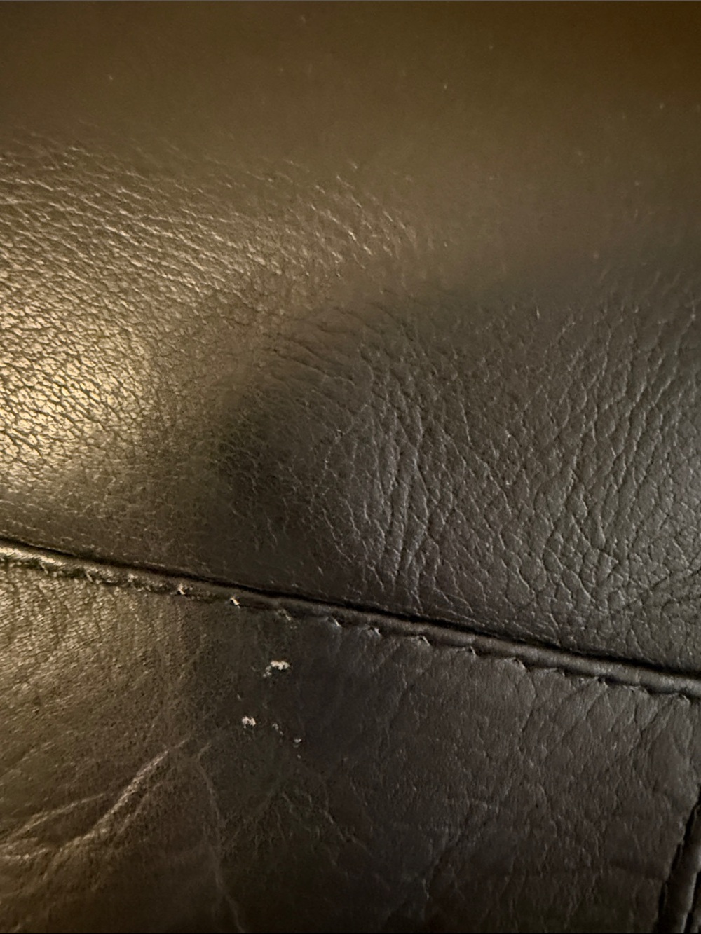 Classic Black Leather Crossbody Bag - Sleek Everyday Carry - Picture 6 of 12